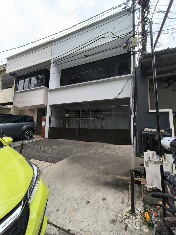 Rukan Lokasi Strategis Cocok untuk Kantor, Ruang Usaha & Tempat Tinggal