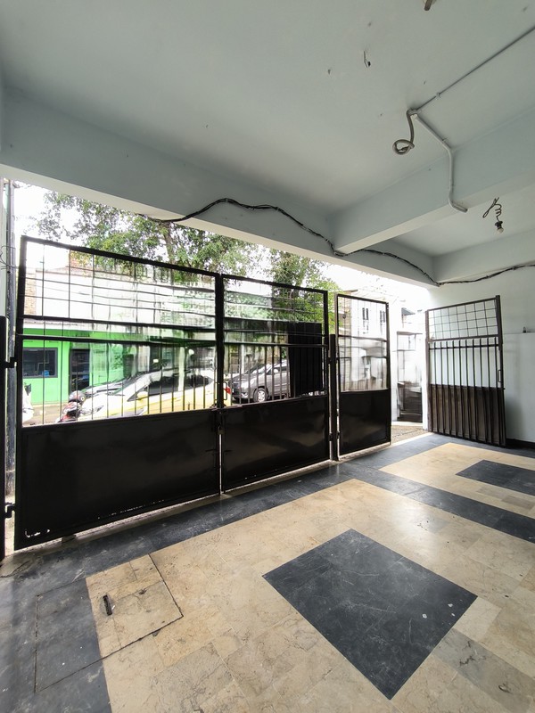 Rukan Lokasi Strategis Cocok untuk Kantor, Ruang Usaha & Tempat Tinggal