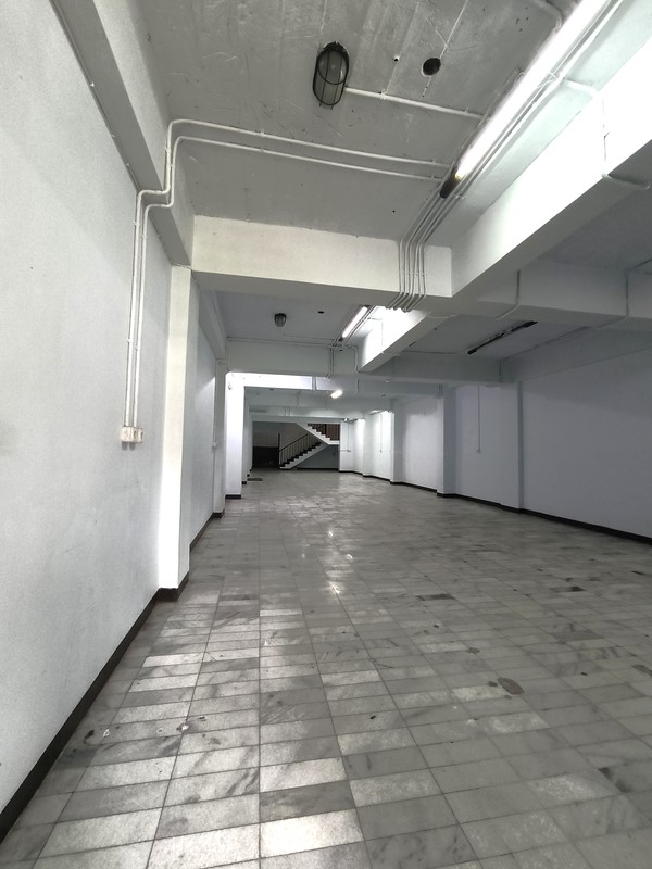 Rukan Lokasi Strategis Cocok untuk Kantor, Ruang Usaha & Tempat Tinggal