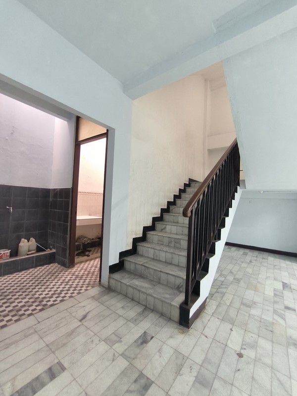 Rukan Lokasi Strategis Cocok untuk Kantor, Ruang Usaha & Tempat Tinggal