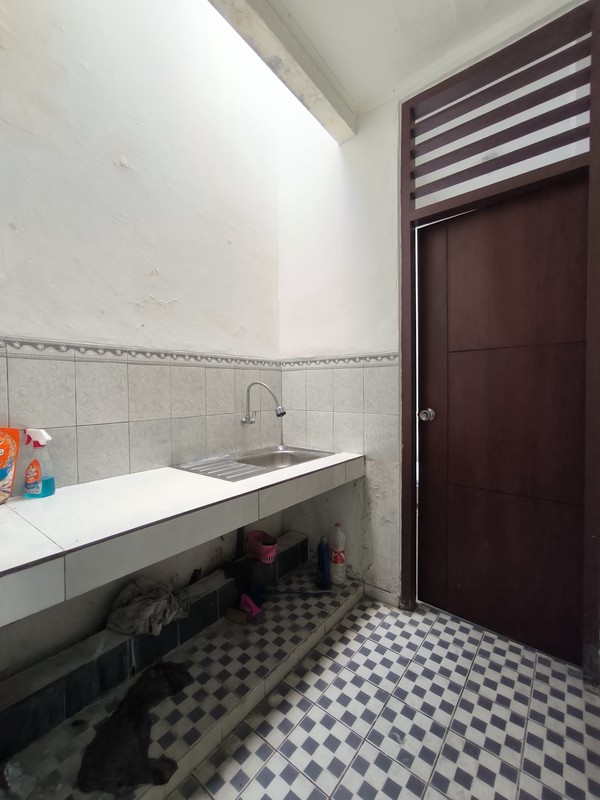 Rukan Lokasi Strategis Cocok untuk Kantor, Ruang Usaha & Tempat Tinggal