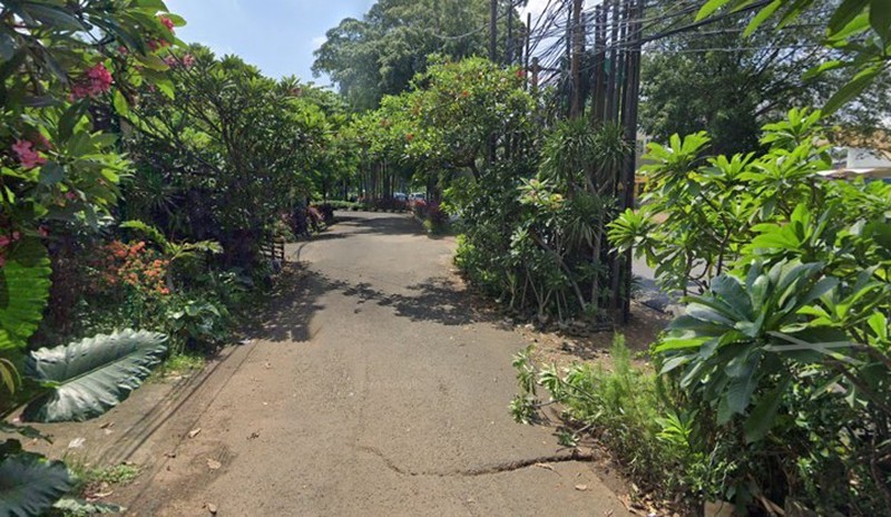 Tanah di Lebak Bulus, Pinggir Jalan Raya, Lokasi Strategis