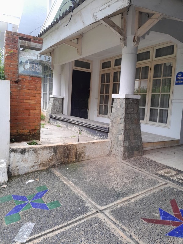 Rumah Hitung Tanah Area Cipete