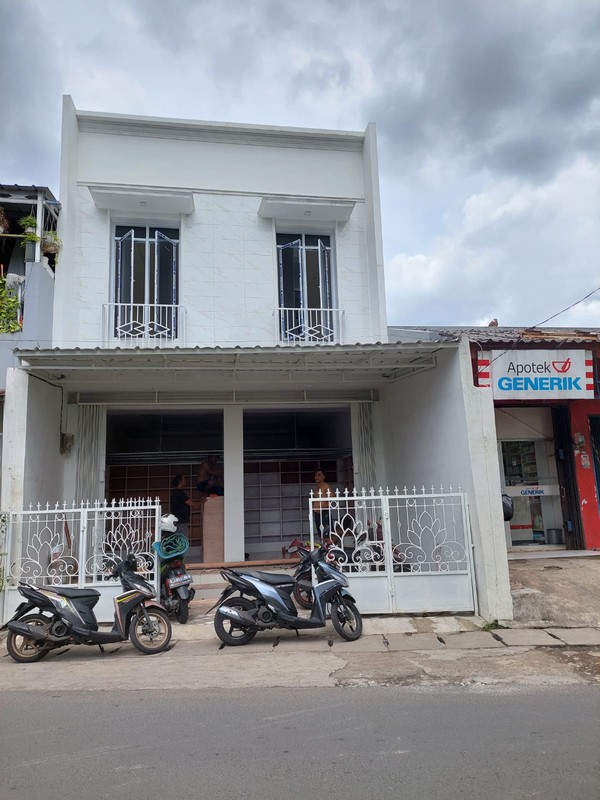 RUKO DI DEPAN JALAN RAYA CENTEX COCOK UNTUK USAHA ATAU KANTOR