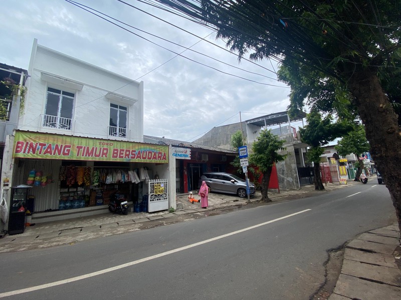 RUKO DI DEPAN JALAN RAYA CENTEX COCOK UNTUK USAHA ATAU KANTOR
