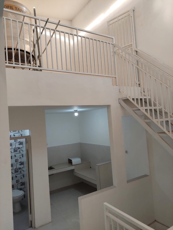 RUKO DI DEPAN JALAN RAYA CENTEX COCOK UNTUK USAHA ATAU KANTOR