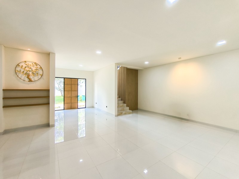 Rumah Posisi Hook siap huni di The Eminent BSD City