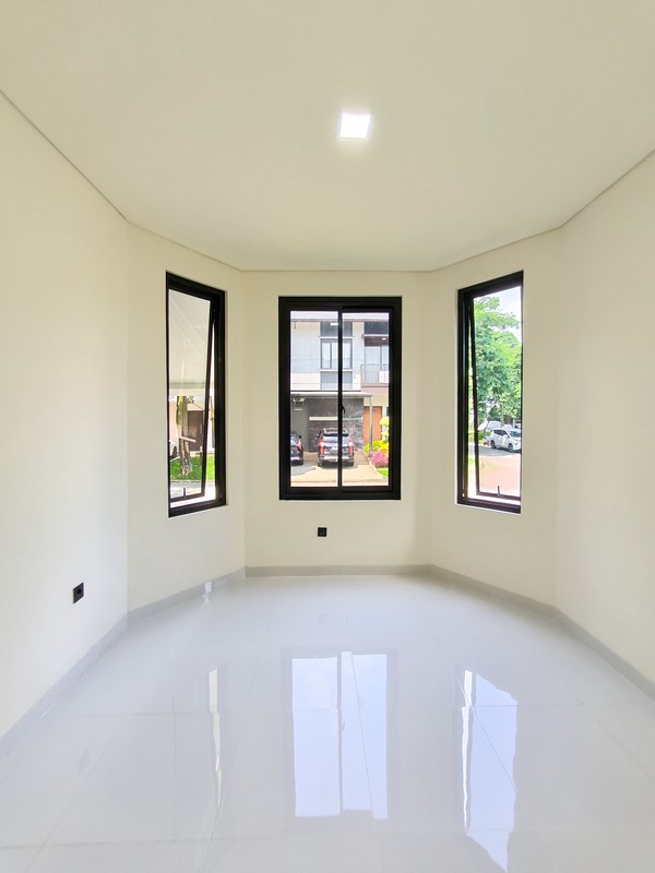 Rumah Posisi Hook siap huni di The Eminent BSD City