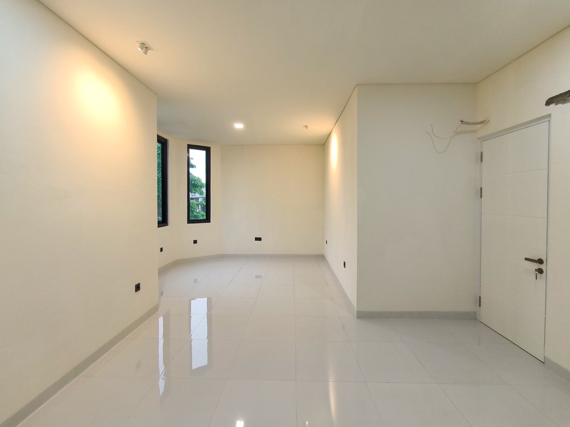 Rumah Posisi Hook siap huni di The Eminent BSD City