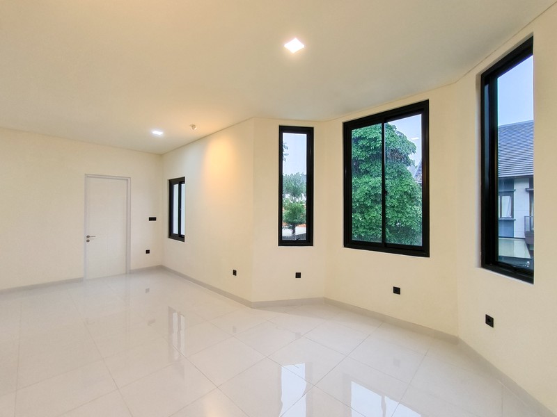 Rumah Posisi Hook siap huni di The Eminent BSD City