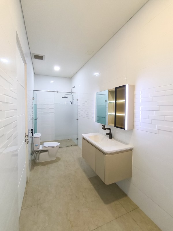 Rumah Posisi Hook siap huni di The Eminent BSD City