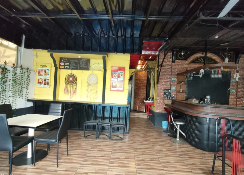 Rumah Besar di Boulevard Kota Wisata Siap Untuk Usaha