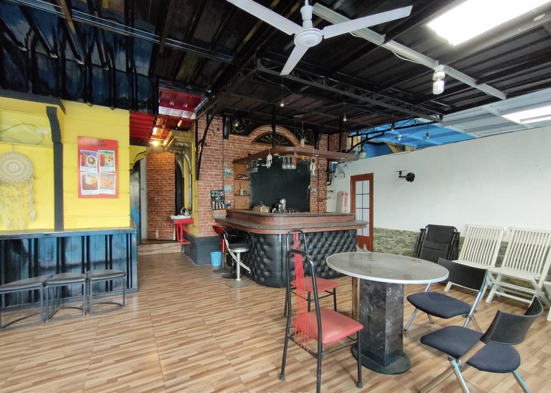 Rumah Besar di Boulevard Kota Wisata Siap Untuk Usaha