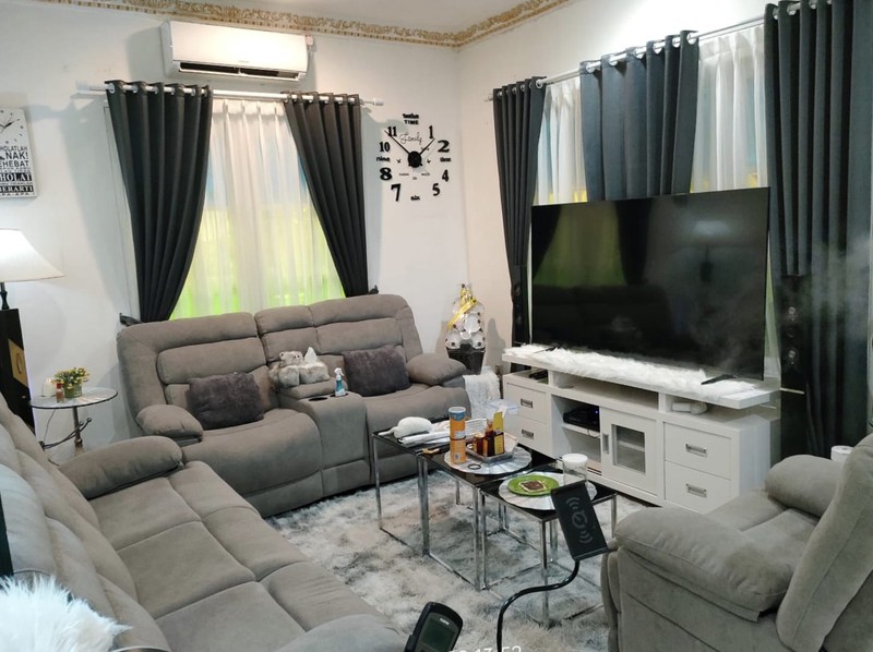 Rumah Besar di Boulevard Kota Wisata Siap Untuk Usaha