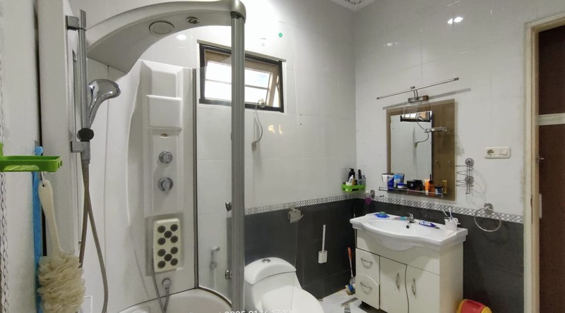 Rumah Besar di Boulevard Kota Wisata Siap Untuk Usaha