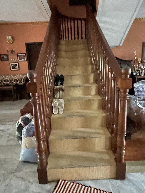 Rumah Mewah 2 Lantai Halaman Depan Belakang Luas Dekat MRT