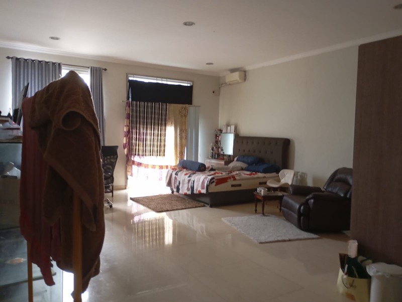 Rumah untuk usaha, area bisnis dan  dekat CBD Bintaro sektor 7....