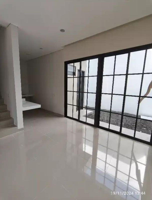 Jual New Murah White House Dian Istana Dekat Graha
