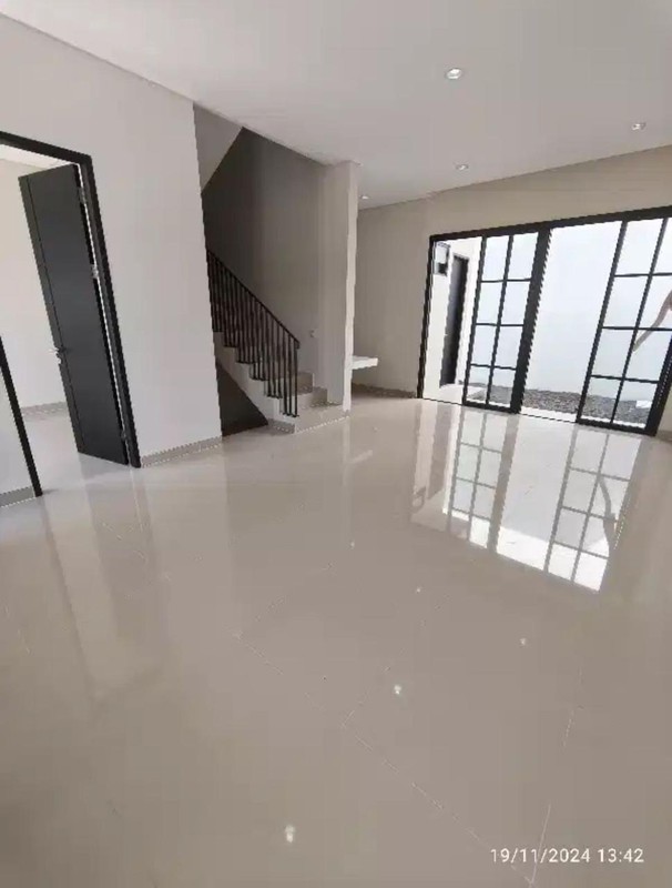Jual New Murah White House Dian Istana Dekat Graha