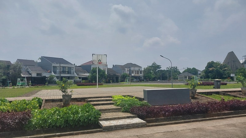 Kavling  dijalan utama cluster Villa Gunung Lestari, dekat dg st KA Sudimara Bintaro...