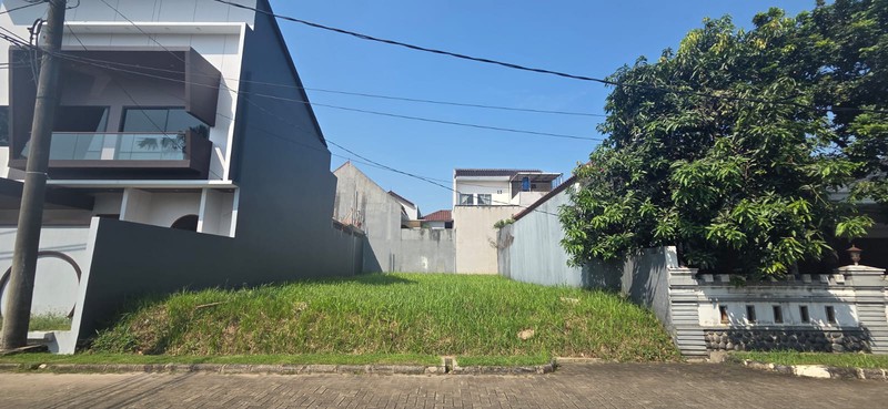 Kavling  dijalan utama cluster Villa Gunung Lestari, dekat dg st KA Sudimara Bintaro...