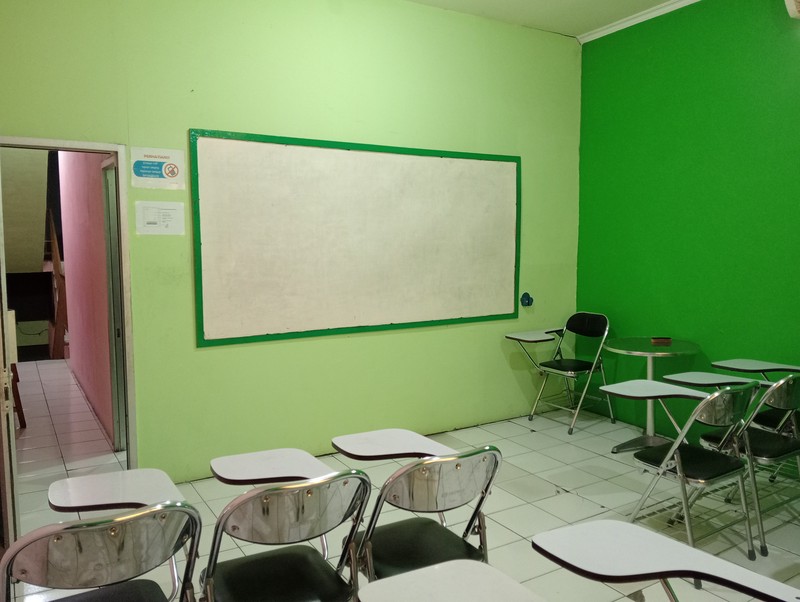 TURUN HARGA Pinggir Jalan Maharaja, Sawangan, 3 Lantai, Lokasi Ramai, Nego