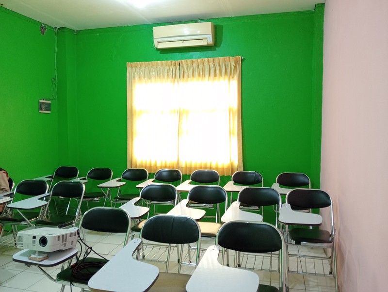 TURUN HARGA Pinggir Jalan Maharaja, Sawangan, 3 Lantai, Lokasi Ramai, Nego