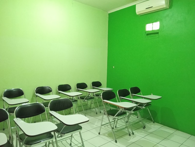 TURUN HARGA Pinggir Jalan Maharaja, Sawangan, 3 Lantai, Lokasi Ramai, Nego