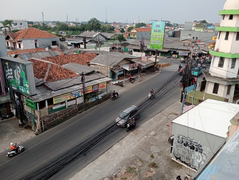 TURUN HARGA Pinggir Jalan Maharaja, Sawangan, 3 Lantai, Lokasi Ramai, Nego