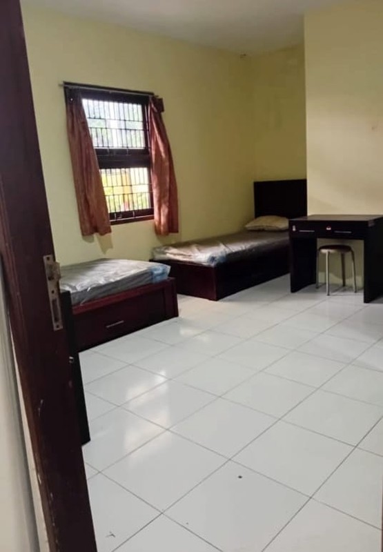 Rumah Kost2san Rapih, cocok untuk investasi Akses mudah di Cireunde- Ciputat.