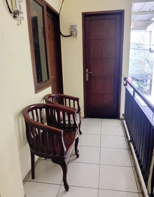 Rumah Kost2san Rapih, cocok untuk investasi Akses mudah di Cireunde- Ciputat.