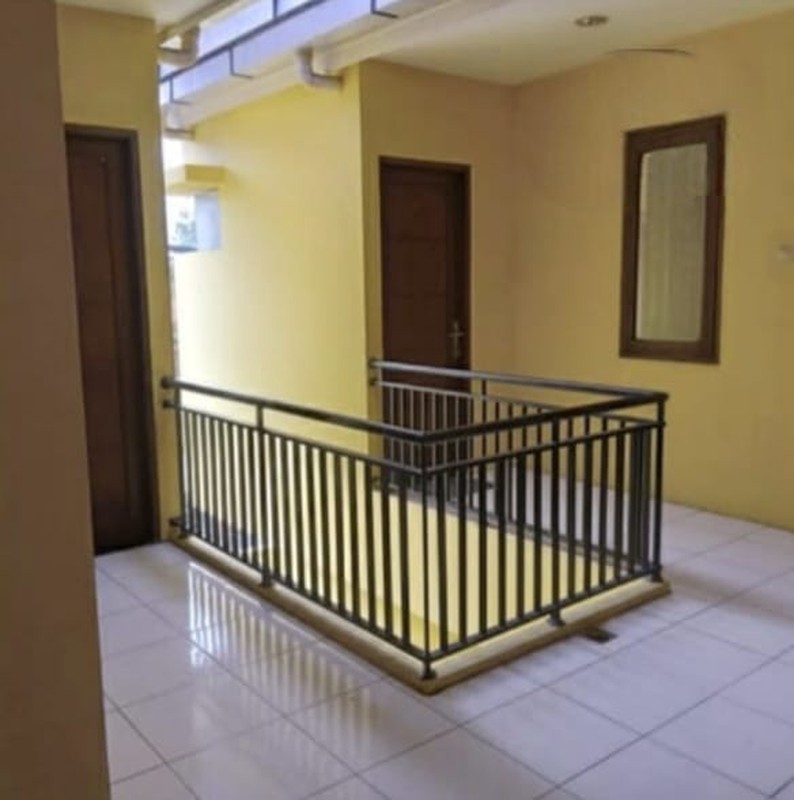 Rumah Kost2san Rapih, cocok untuk investasi Akses mudah di Cireunde- Ciputat.