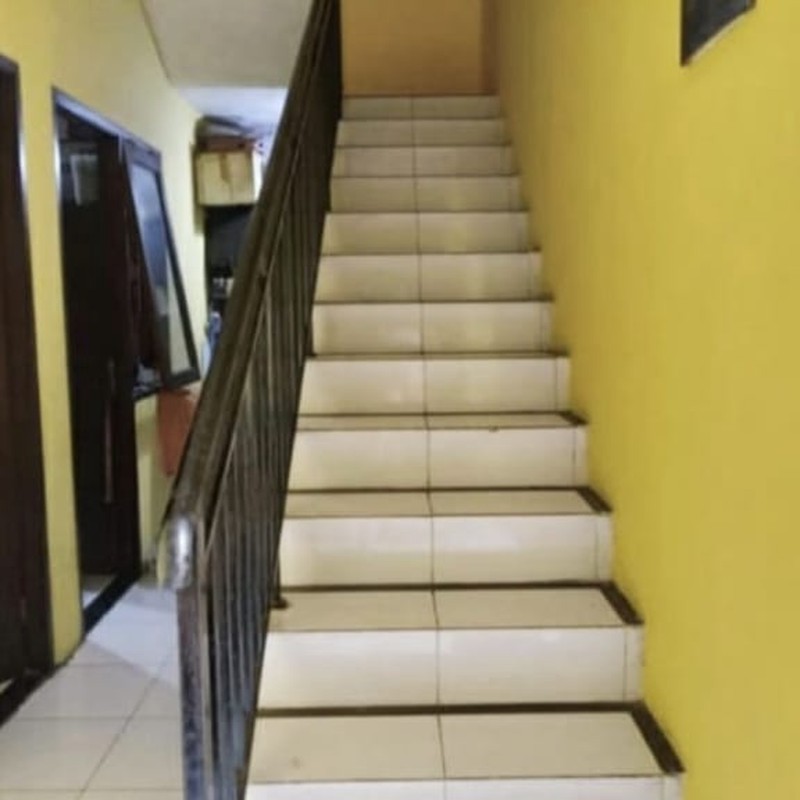 Rumah Kost2san Rapih, cocok untuk investasi Akses mudah di Cireunde- Ciputat.