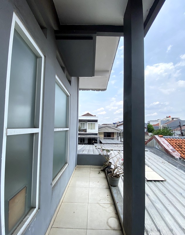 [DIJUAL] Rumah 2 Lantai di Taman Meruya Ilir - Lokasi Strategis & Nyaman di Jakarta Barat