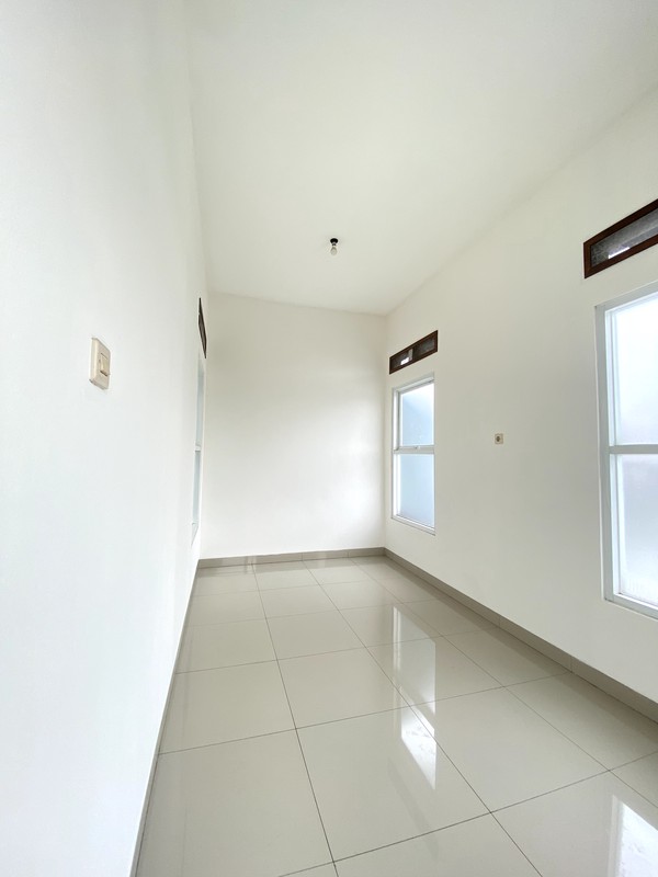 [DIJUAL] Rumah 2 Lantai di Taman Meruya Ilir - Lokasi Strategis & Nyaman di Jakarta Barat