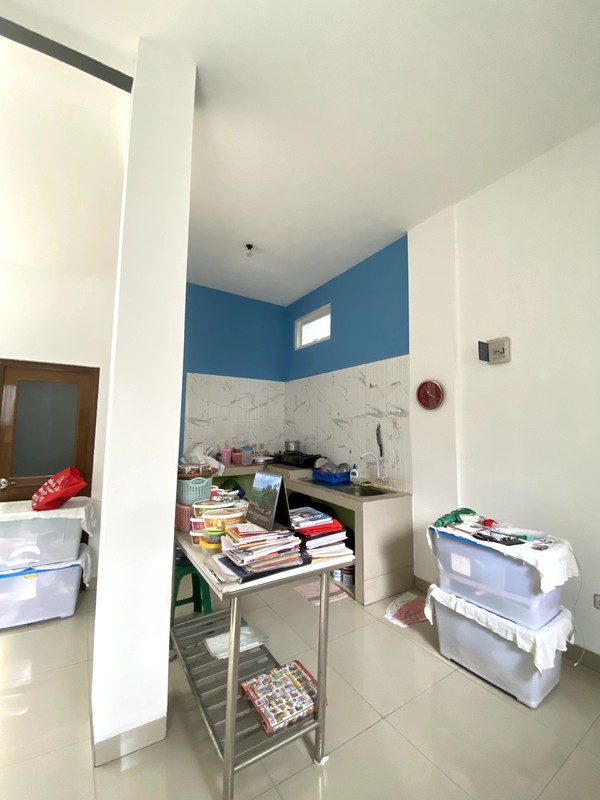 [DIJUAL] Rumah 2 Lantai di Taman Meruya Ilir - Lokasi Strategis & Nyaman di Jakarta Barat