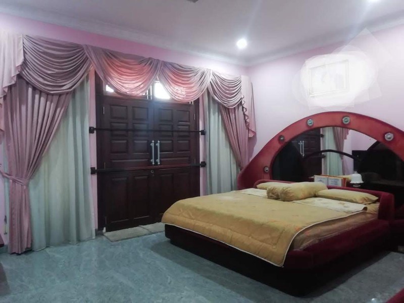 Rumah Mewah Luas 464 m2 LB 389 m2 di Jakarta Pusat dengan KT 7+1 KM 4+1 Surat SHM