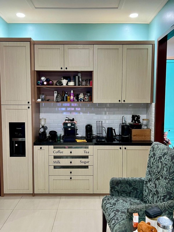 Rumah Cantik di Jakarta Selatan KT 2+1 KM 1+1, LT 200 m2 LB 240 Surat SHM.