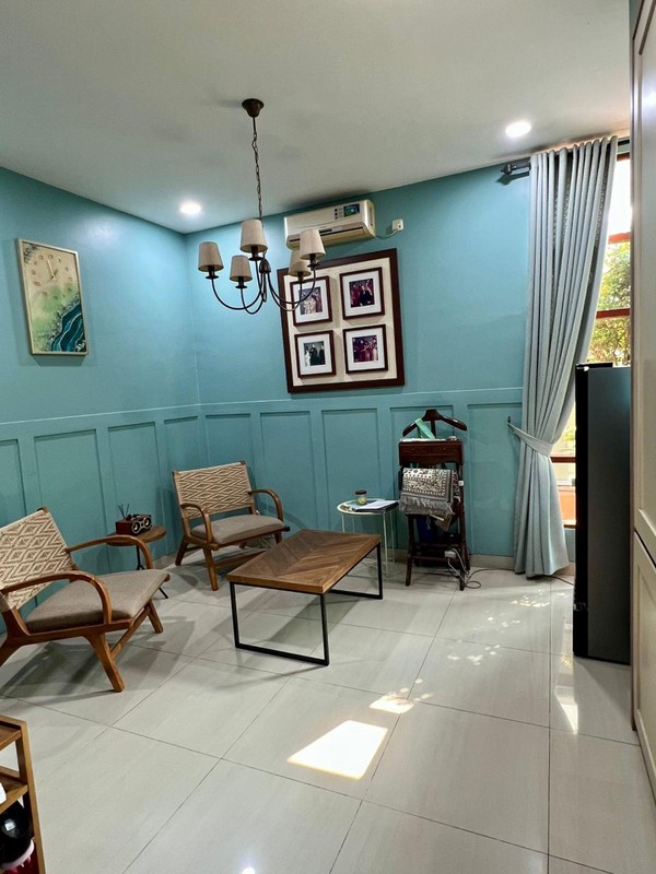 Rumah Cantik di Jakarta Selatan KT 2+1 KM 1+1, LT 200 m2 LB 240 Surat SHM.