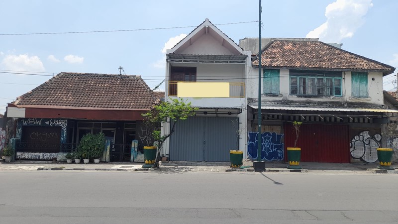 Disewakan Ruko 2 Lantai Lokasi Komersial di Jalan Sultan Agung Yogyakarta 