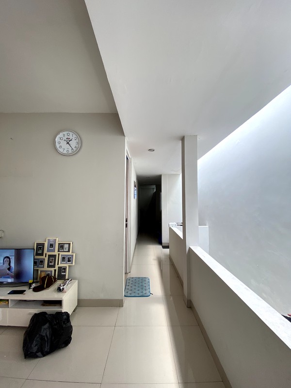 Dijual Rumah Mewah 3 Lantai di Meruya Ilir, Kembangan - Jakarta Barat