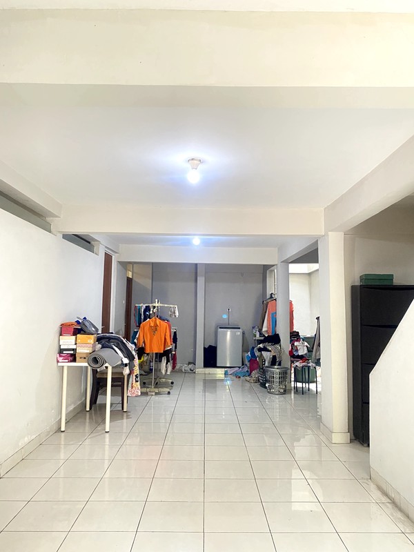 Dijual Rumah Mewah 3 Lantai di Meruya Ilir, Kembangan - Jakarta Barat