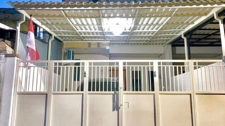 MURAH Dijual Rumah Lebak Arum Surabaya Timur - Semi Furnished Modern Dekat Raya Kenjeran , Pakuwon City