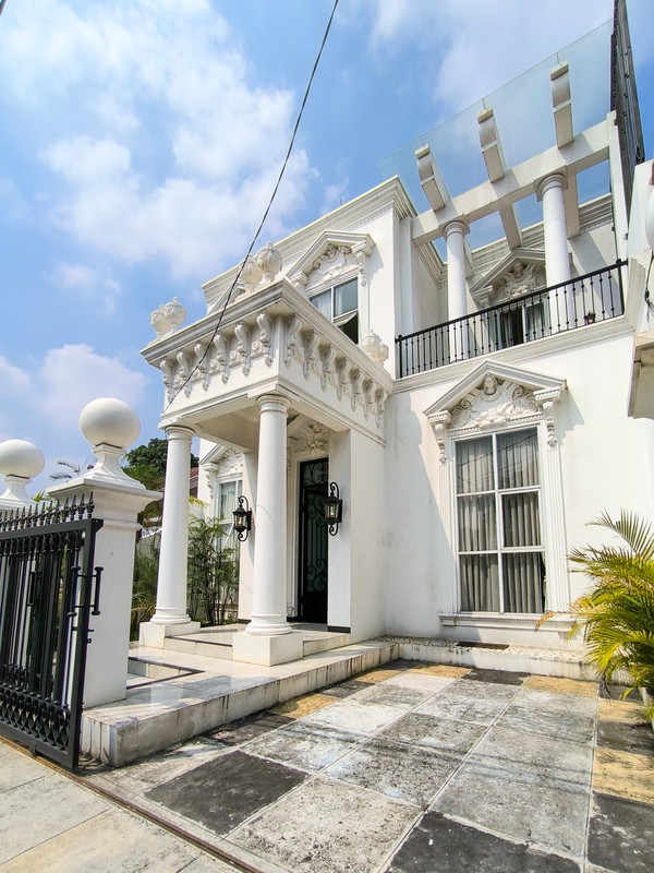Rumah Modern 2 lantai brand new di Cluster Plumeria, Bintaro Jaya