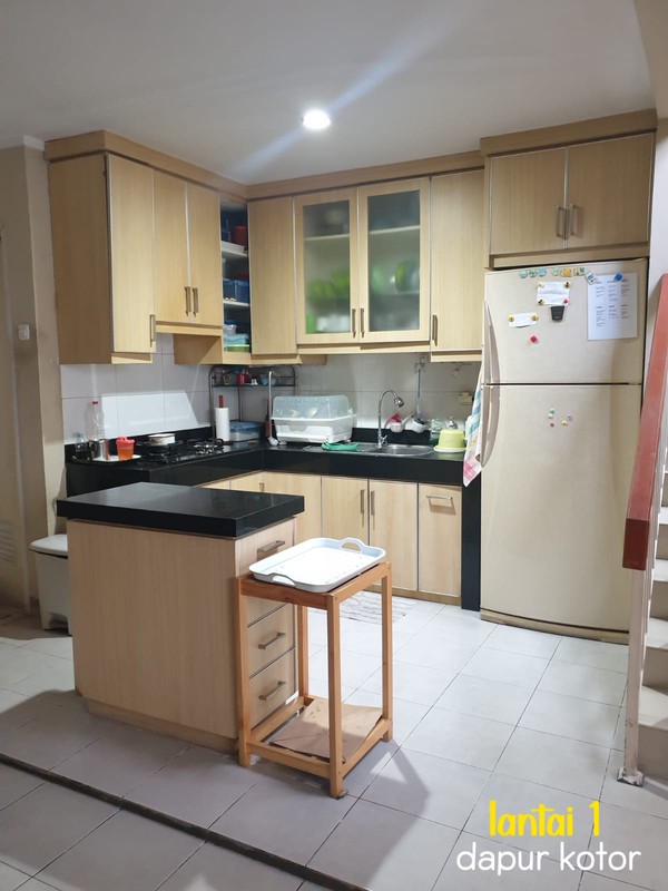 Rumah Semi Furnished,2 lantai di Bintaro Jaya 7.