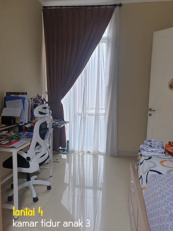 Rumah Semi Furnished,2 lantai di Bintaro Jaya 7.