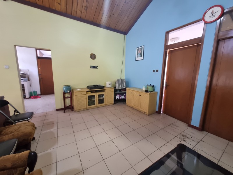 Dijual cepat villa di lokasi strategis di jl Jeprah dekat dengan jalan raya puncak - Cipanas