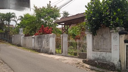 Dijual cepat villa di lokasi strategis di jl Jeprah dekat dengan jalan raya puncak - Cipanas