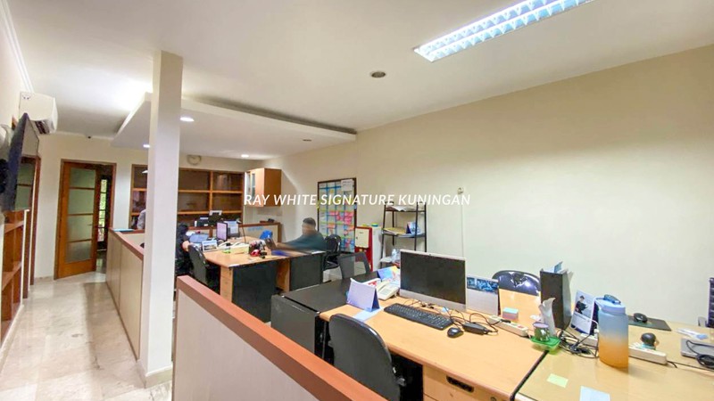 Dijual Rumah Kantor di Tebet Mas
