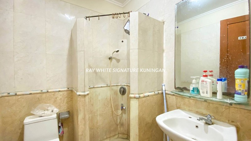 Dijual Rumah Kantor di Tebet Mas